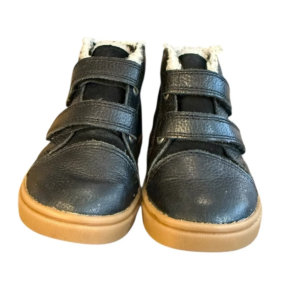 UGG Rennon 2 Trainer’s Children’s Size 7